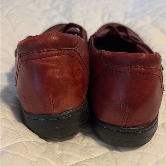 Cobb Hill by New Balance Red Suede Flats - Picture 5 of 7